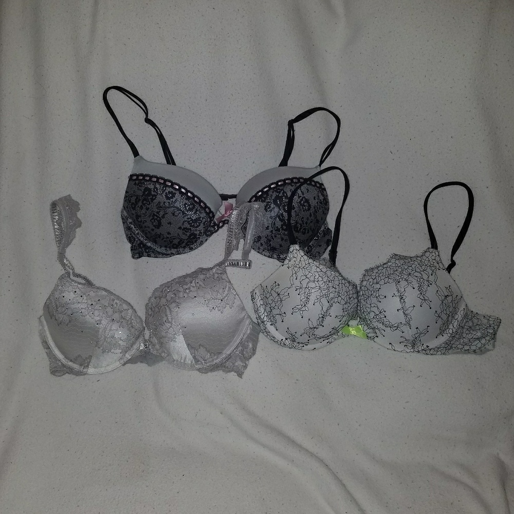Victoria Secret Push-Up Bras one with green sold